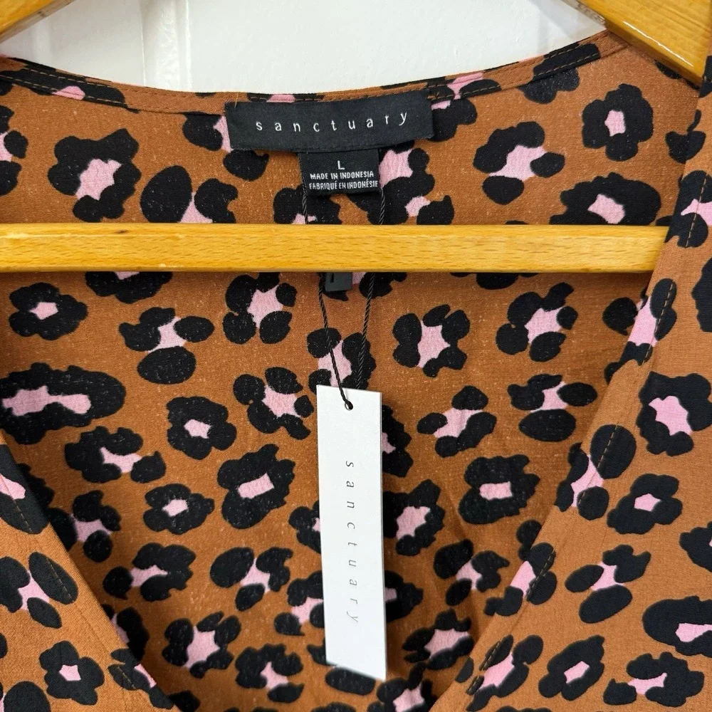 NWT Sanctuary Leopard Print Vneck Button Front‎ Bell Sleeve Blouse Size Large
